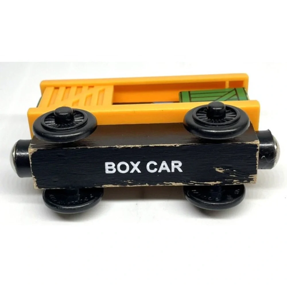 Thomas & Friends BOX CAR Wooden Magnetic Train‎ Yellow Green Sliding Door
